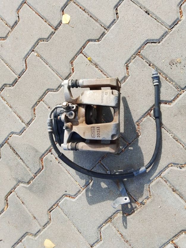 LINCOLN AVIATOR II 2021 ZACISK LEWY TYŁ L1MC-2D251-AE