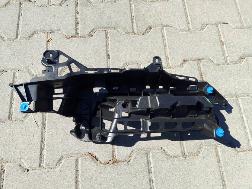 PEUGEOT 308 II T9 LIFT HB 2019 UCHWYT BOCZKA BAGAŻNIKA LEWY 9801048280