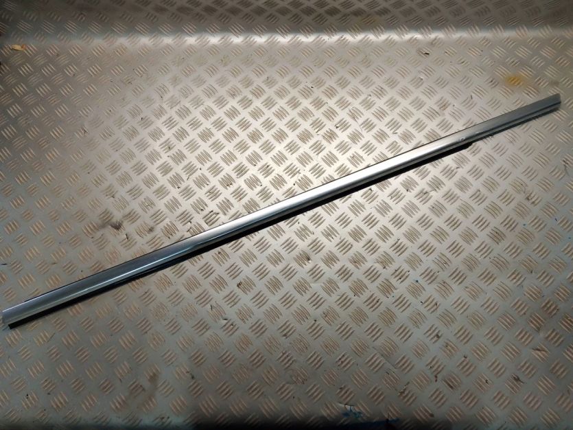 VW PASSAT CC 2010 ZGARNIACZ LISTWA DRZWI LEWY PRZÓD 3C8837475F