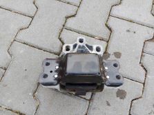 VW PASSAT CC 2010 ŁAPA PODUSZKA SILNIKA 3C0199555AA