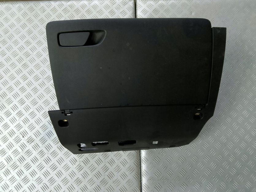 AUDI A3 8V SPORTBACK 5D 2014 SCHOWEK PASAŻERA 8V1857035