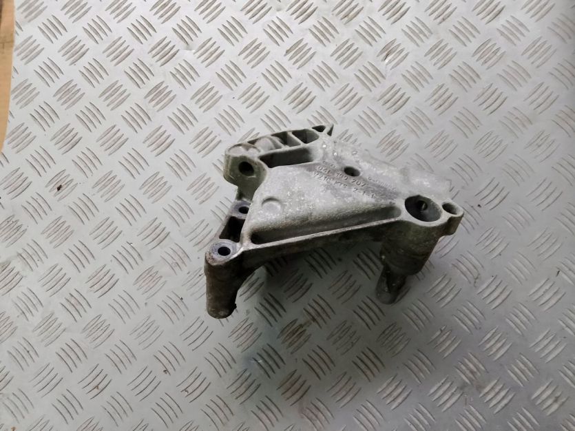 AUDI A3 8V SPORTBACK 5D 2014 ŁAPA SILNIKA 04L199207