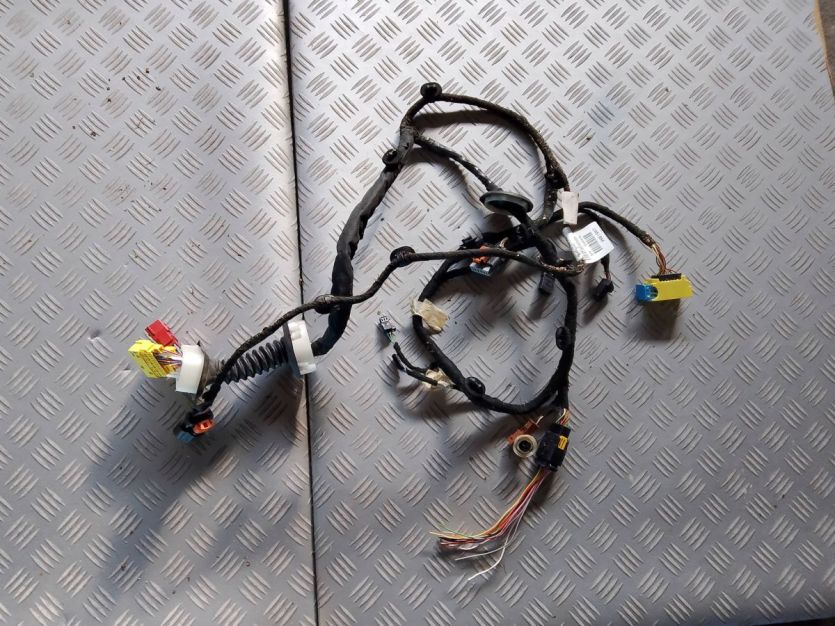 PEUGEOT 308 II SW KOMBI T9 LIFT WIĄZKA DRZWI LEWY PRZÓD 9807916980