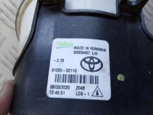 TOYOTA AURIS II AYGO II YARIS III HALOGEN PRZECIWMGIELNY LEWY 81220-02110