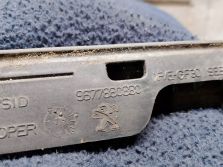 PEUGEOT 308 II SW KOMBI T9 LIFT ZGARNIACZ LISTWA PRAWY PRZÓD 9677880880