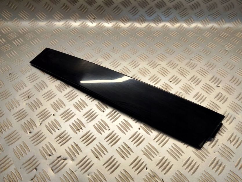 VW GOLF VI 6 GTI HB 5D 2012 LISTWA SLUPKA DRZWI PRAWA PRZEDNIA 5K4837902A