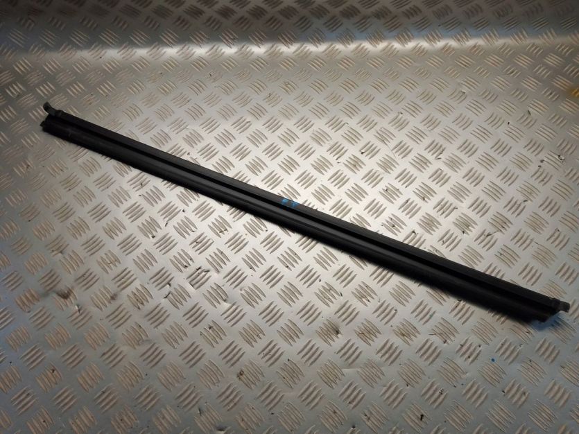 VW GOLF VI 6 GTI HB 5D 2012 USZCZELKA LISTWA DRZWI PRAWY TYŁ 5K6839479