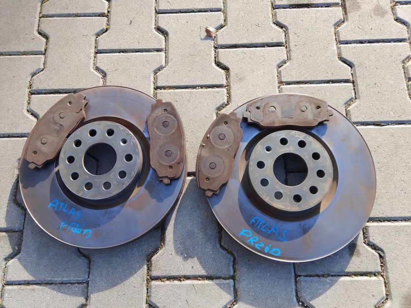 VW ATLAS CROSS 2021 ATLAS TARCZE HAMULCOWE KLOCKI PRZÓD KOMPLET