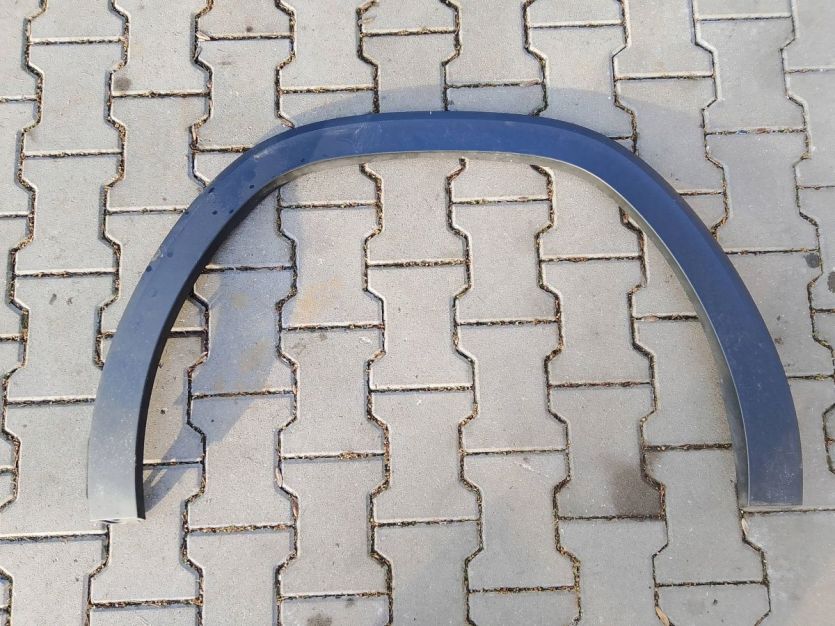 VW ATLAS CROSS 2021 LISTWA BŁOTNIKA SIERP PRAWY TYŁ 3CM853818