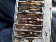 VW ATLAS CROSS 2021 EMBLEMAT ZNACZEK DRZWI LEWY PRZÓD 3CM853689A