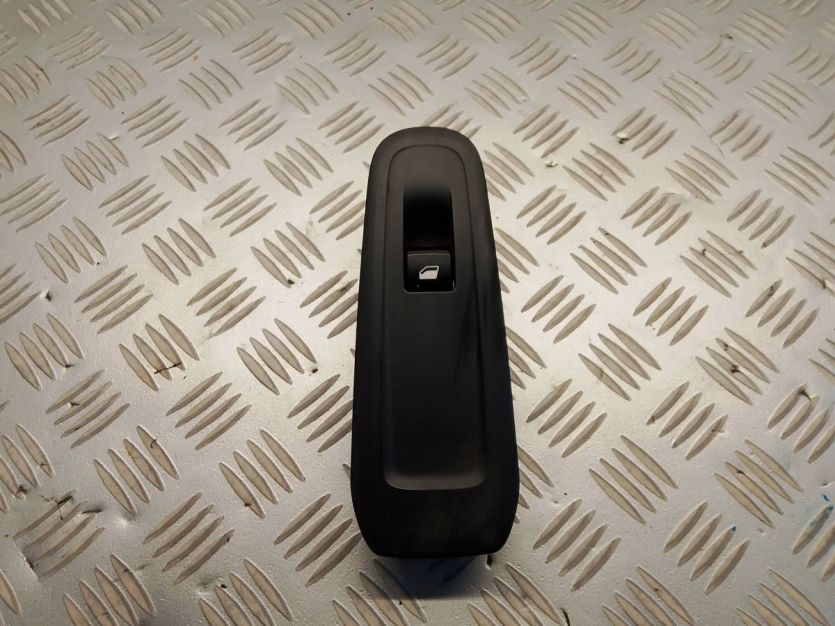 PEUGEOT 308 II T9 LIFT HB 2019 PRZEŁACZNIK SZYB PRAWY PRZÓD 96777320