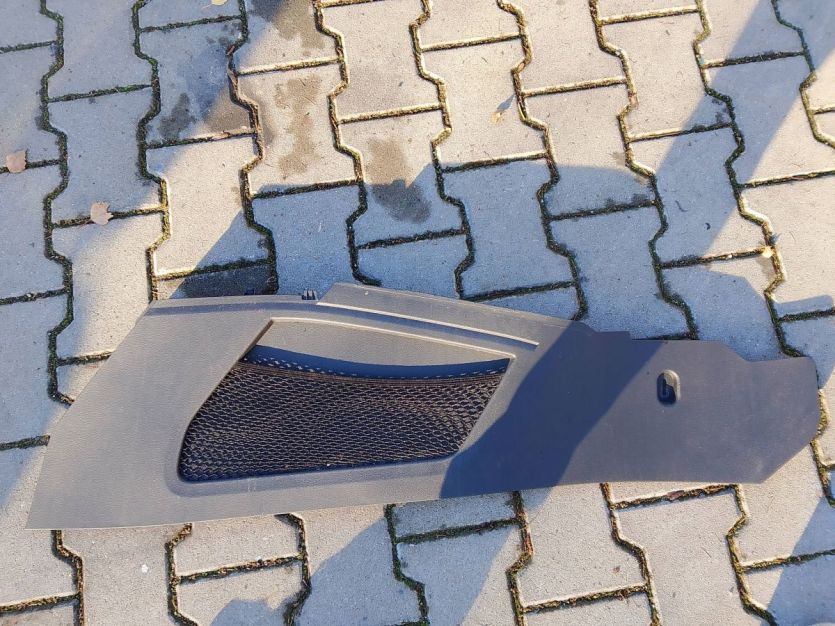 VW ATLAS CROSS LIFT 2021 OSŁONA PRAWA TUNELU ŚRODKOWEGO 3CN863046C