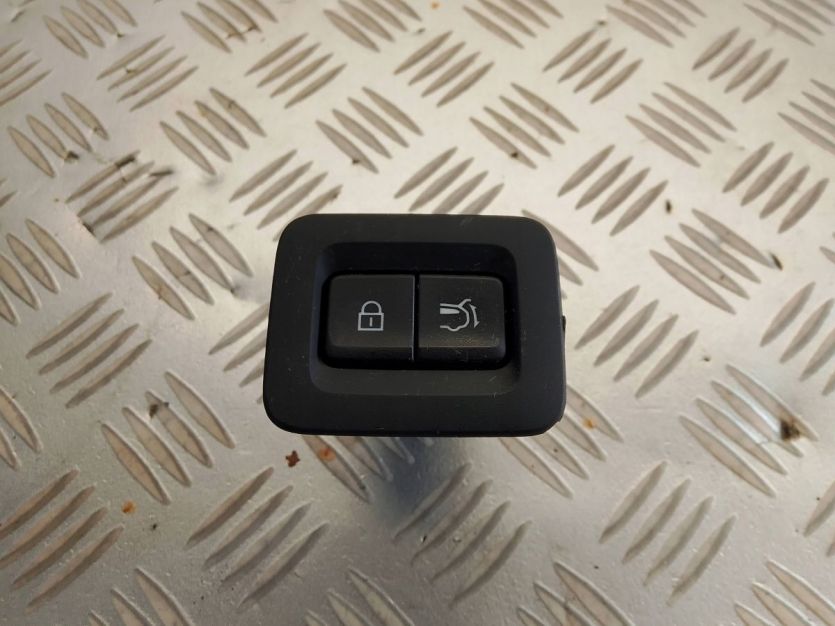 MAZDA CX90 CX-90 2024 PRZYCISK KLAPY BAGAŻNIKA VA5866660