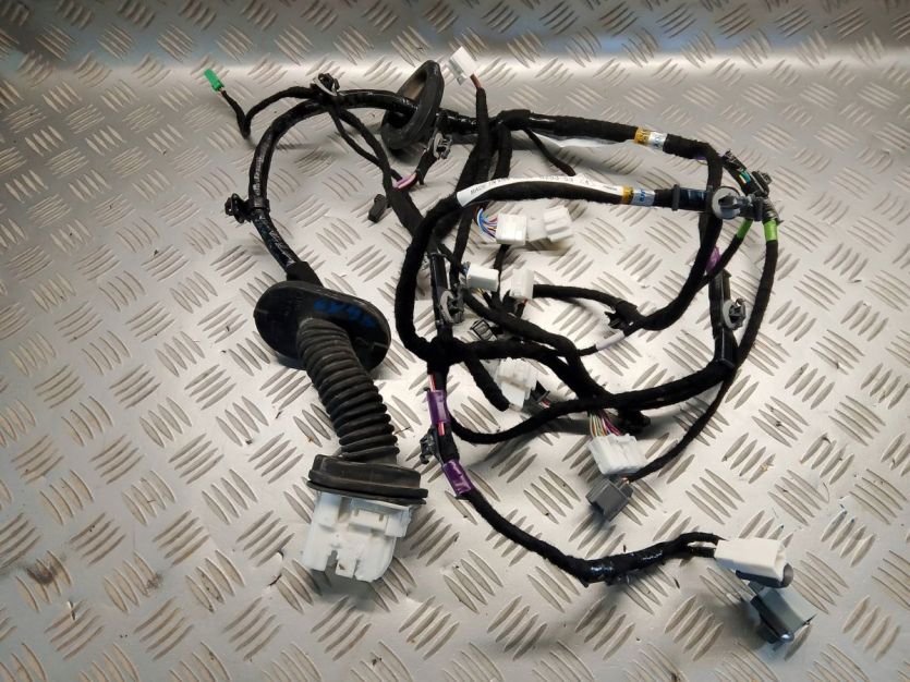 MAZDA CX90 CX-90 2024 WIĄZKA DRZWI PRAWY PRZÓD KCMG-67-A30