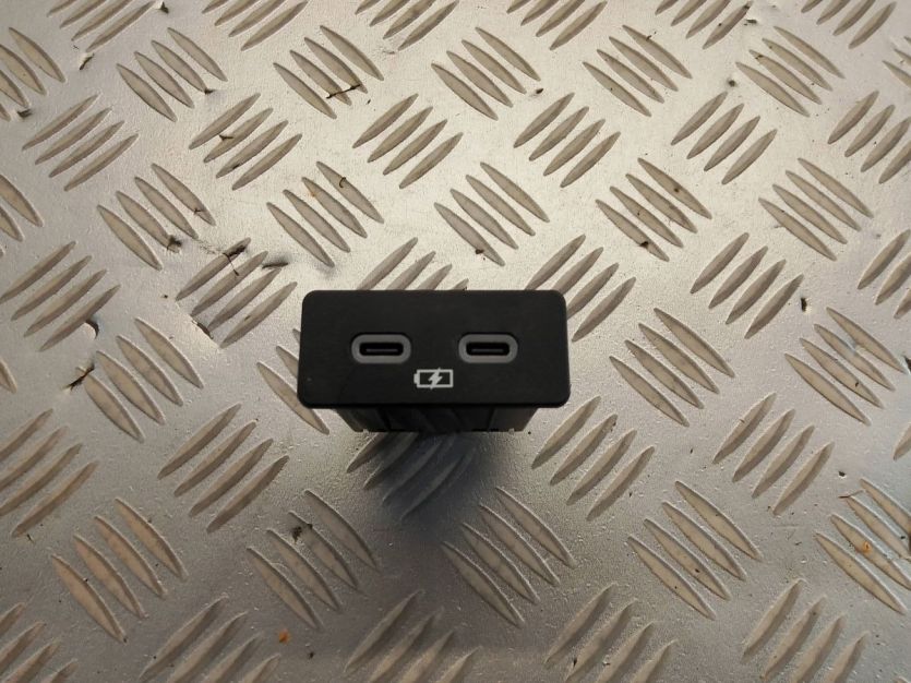 MAZDA CX90 CX-90 2024 GNIAZDO PORT ŁADOWANIA USB C K618-66290