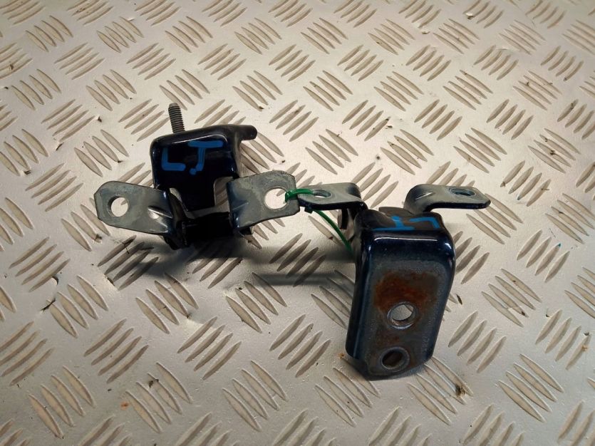 MAZDA CX90 CX-90 2024 ZAWIASY DRZWI LEWY TYŁ KOMPLET