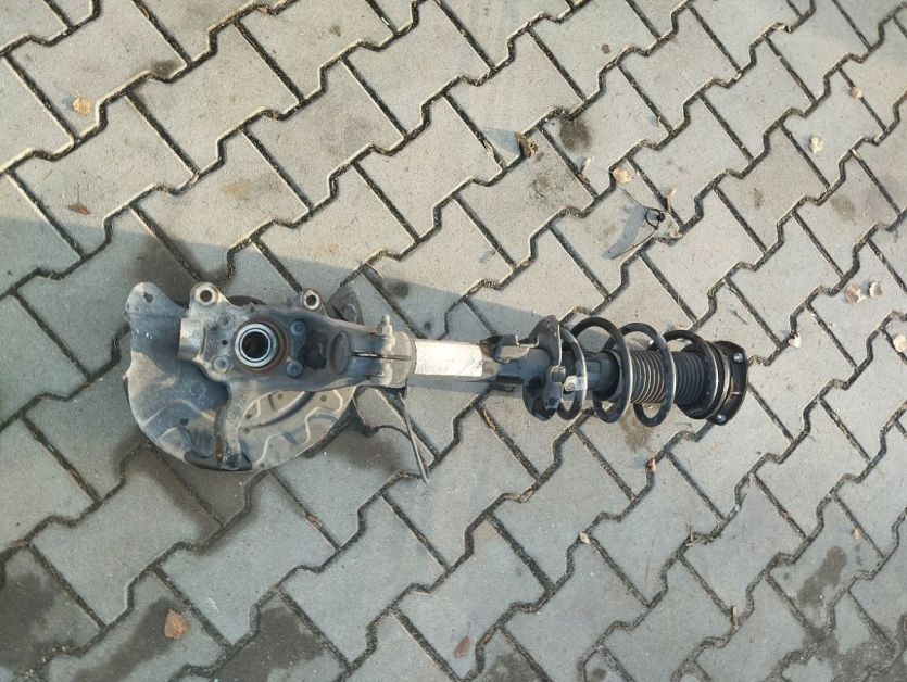 VW ATLAS CROSS 2022 ZWROTNICIA PIASTA KOLA PRAWA PRAWY PRZOD AMORTYZTOR