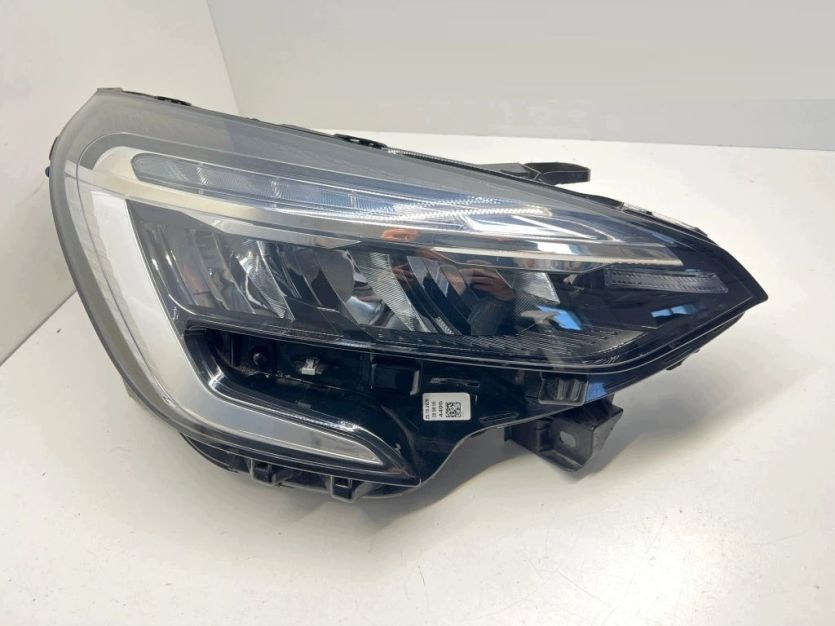 RENAULT CLIO V 5 LAMPA PRAWA PRAWY PRZÓD LED 260100902R