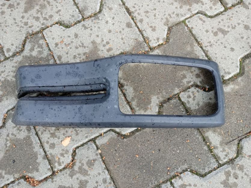 PEUGEOT 2008 I OSŁONA DŹWIGNI HAMULCA RĘCZNEGO 9677875477
