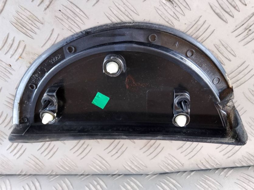 PEUGEOT 208 2016 OSŁONA ZAŚLEPKA BŁOTNIKA PRAWY TYŁ 9674720077