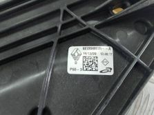 RENAULT CLIO V 5 1.6 E-TECH PODNOŚNIK SZYBY PRAWY TYŁ TYLNY 827204807R