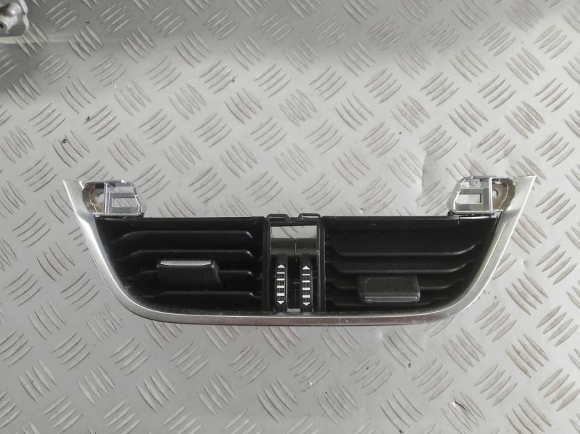 FORD FIESTA 2019 MK8 1.0 KRATKA NAWIEWU ŚRODKOWA