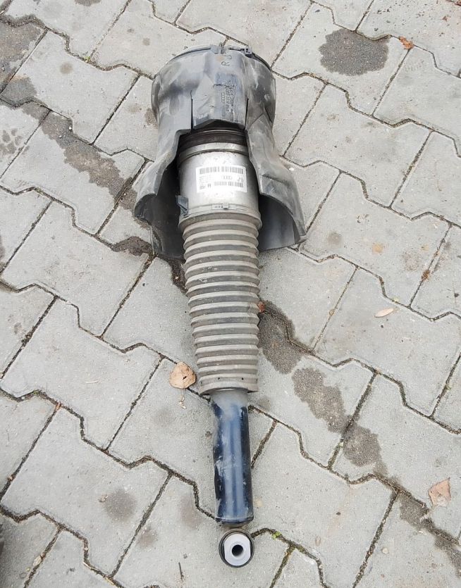 AUDI A8 S8 D4 4H AMORTYZATOR PRAWY TYŁ TYLNY 4H0616002M