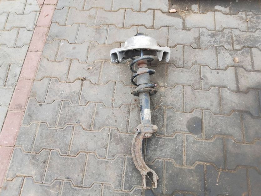 AUDI A4 B8 AMORTYZATOR LEWY PRAWY PRZÓD PRZEDNI 8T0413031AF