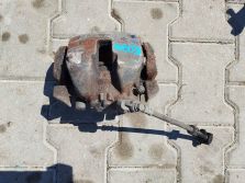 PEUGEOT 5008 2018 ZACISK PRAWY PRZÓD PRZEDNI