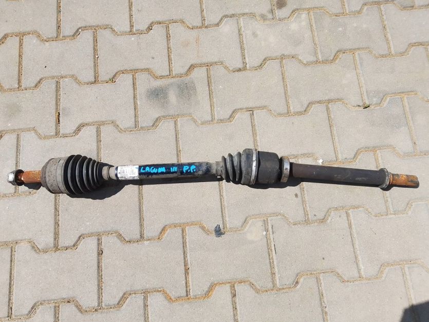 RENAULT LAGUNA III 3 1.5 DCI PÓŁOŚ PRAWA PRAWY PRZÓD 8200676172