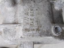 VW GOLF VI 6 1.6 TDI 2012 ŁAPA PODUSZKA SILNIKA 1K0199262CN
