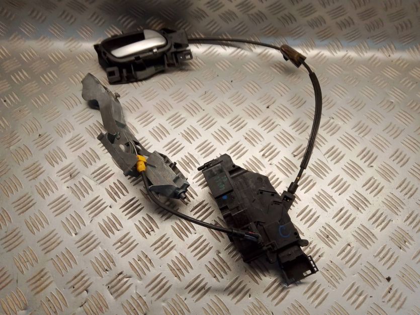 PEUGEOT 207 2009 5D ZAMEK DRZWI PRAWY TYŁ 6PIN 24097816