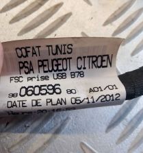 CITROEN C4 PICASSO II 2016 WIĄZKA GNIAZDA USB 9806059680