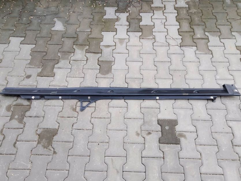 AUDI Q7 4M LISTWA PROGOWA PROGU PRAWA 4M0825212
