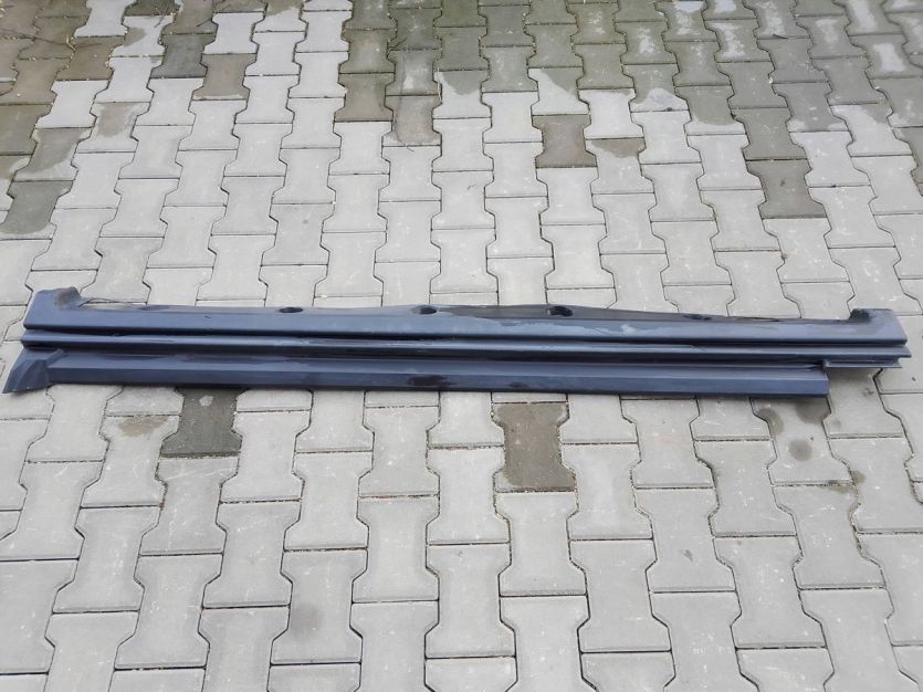 LAND ROVER L322 LISTWA PROGOWA PROGU LEWA 7000301