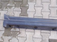 LAND ROVER L322 LISTWA NAKŁADKA PROGOWA PROGU PRAWA 7000302