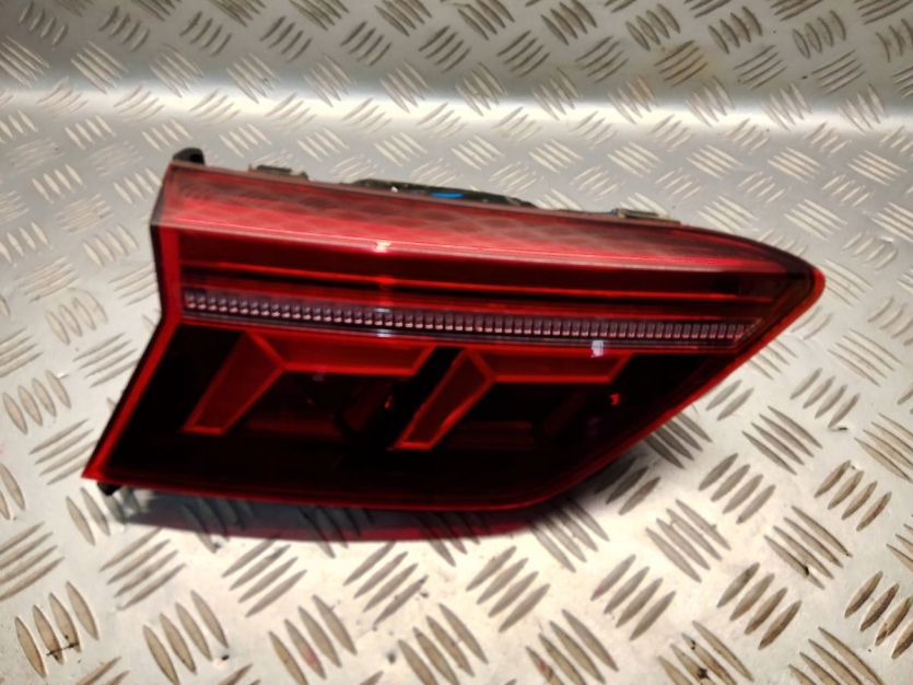 VW TIGUAN II 2023 2.0 TDI LAMPA LEWY TYŁ LEWA TYLNA W KLAPE 5NA945307H