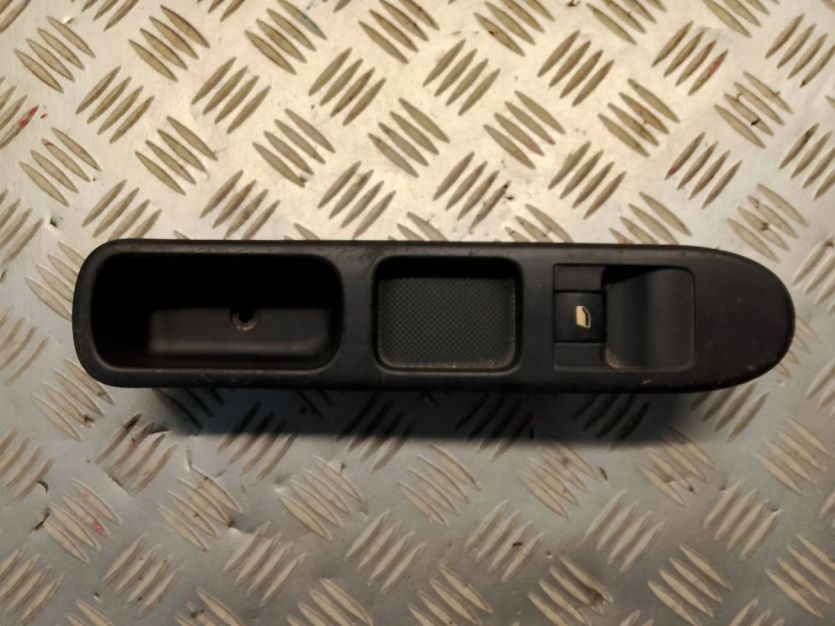 PEUGEOT 307 PRZEŁĄCZNIK PANEL SZYB PRAWY PRZÓD 13569