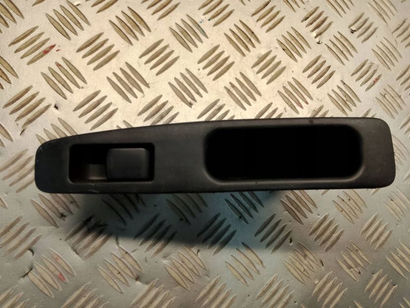 NISSAN QASHQAI PRZEŁĄCZNIK PANEL SZYB LEWY TYŁ 25411-BR00A