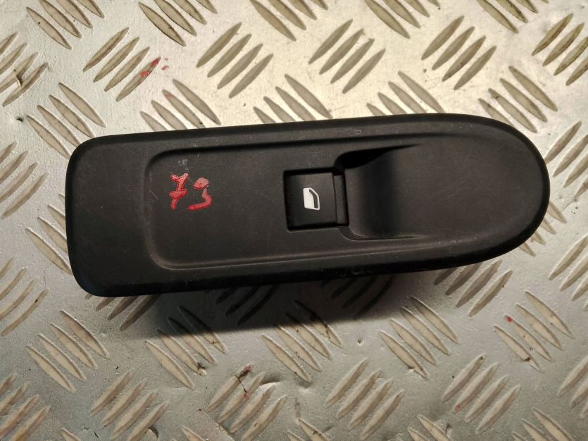 PEUGEOT 308 T9 PRZEŁĄCZNIK PANEL SZYB PRAWY PRZÓD