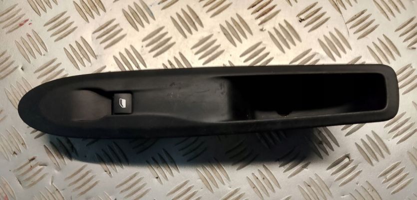 CITROEN DS3 PRZEŁĄCZNIK SZYB PRAWY PRZÓD 96638232XT