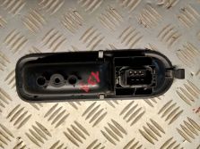 RENAULT CLIO III PRZEŁĄCZNIK SZYB PRAWY PRZÓD 8200356517B
