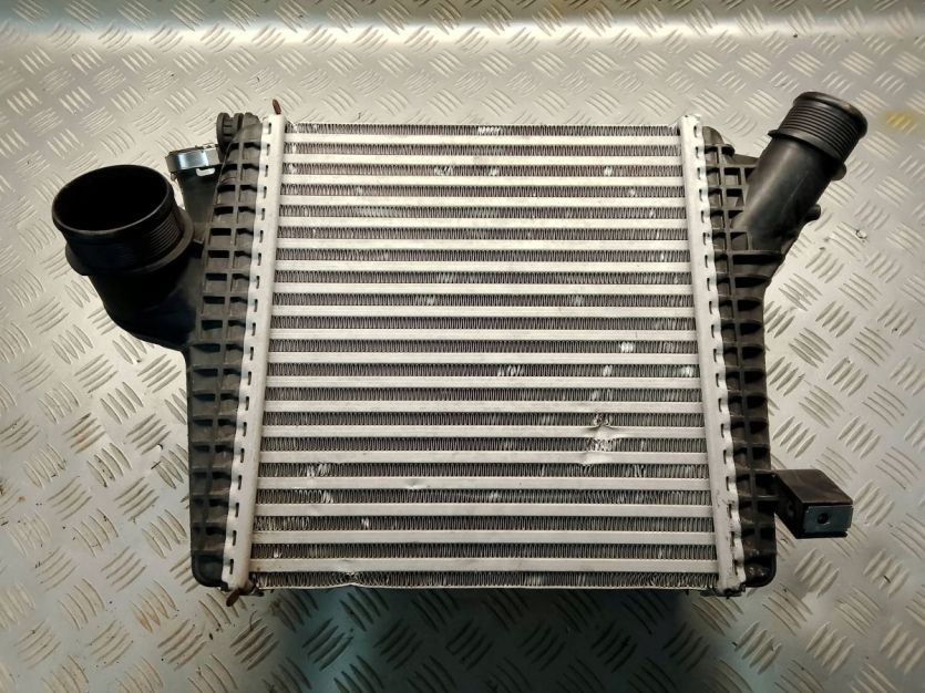 PORSCHE CAYENNE 9Y AUDI Q7 4M CHŁODNICA INTERCOOLER ROLETA 4M0145804BR