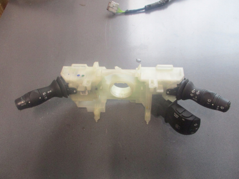 MEGANE III 13 R. PRZEŁACZNIK