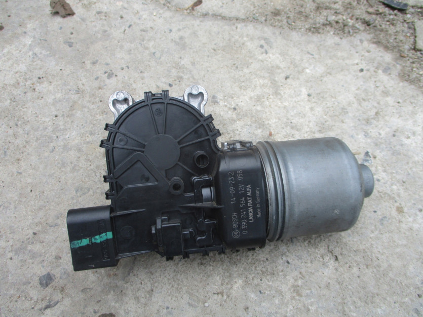 FIAT DOBLO II 15R. SILNICZEK WYCIERACZEK