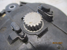 HONDA JAZZ 02 II SILNICZEK SZYBERDACHU