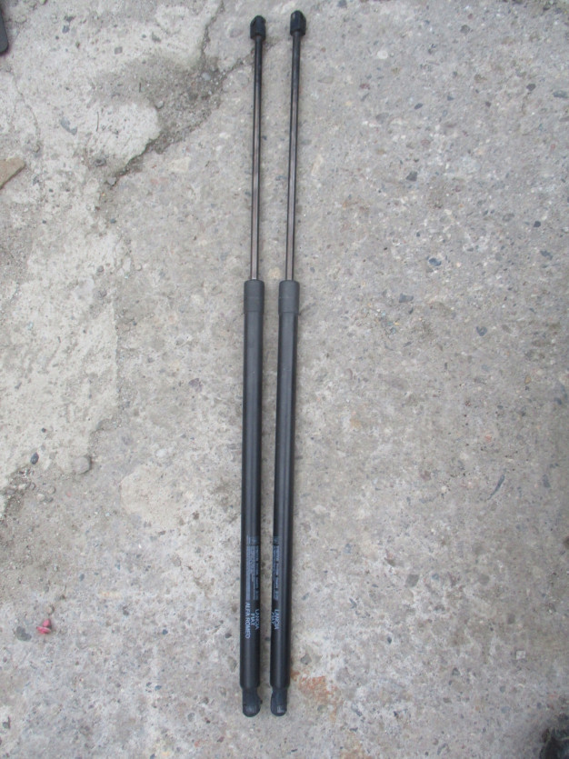 FIAT DOBLO 15 R. SIŁOWNIKI KLAPY