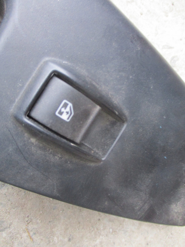 FIAT DOBLO 15 R. PRZEŁĄCZNIK SZYBY PRAWY PRZÓD