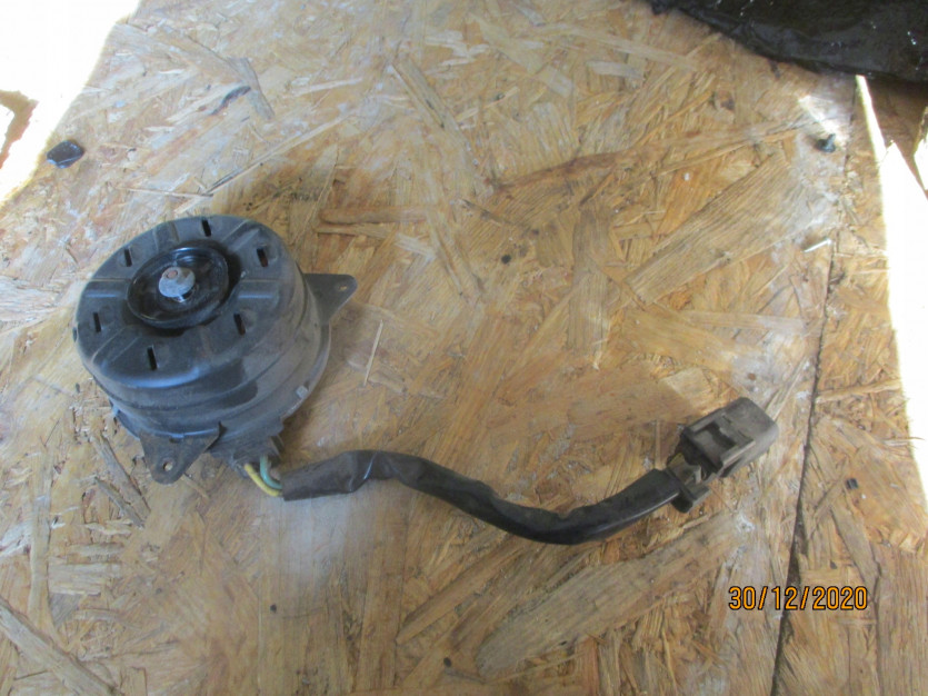 SUZUKI SWIFT MK6 1.3 16V WENTYLATOR SILNICZEK