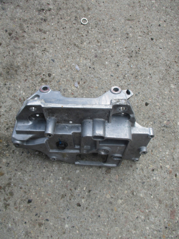 NISSAN JUKE 1.6 DIG-T PODUSZKA ŁAPA SKRZYNI